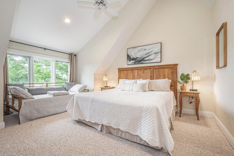 Bedroom 2, Sunset Pointe by Taylor Made Deep Creek, Garrett