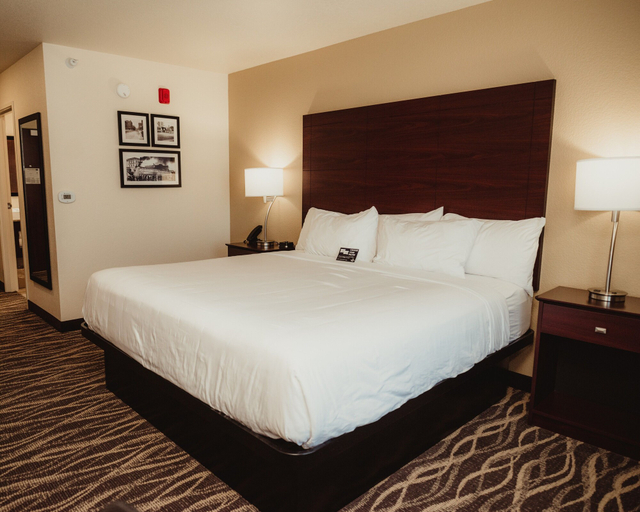 Bedroom 3, Cobblestone Hotel & Suites - Ottumwa, Wapello
