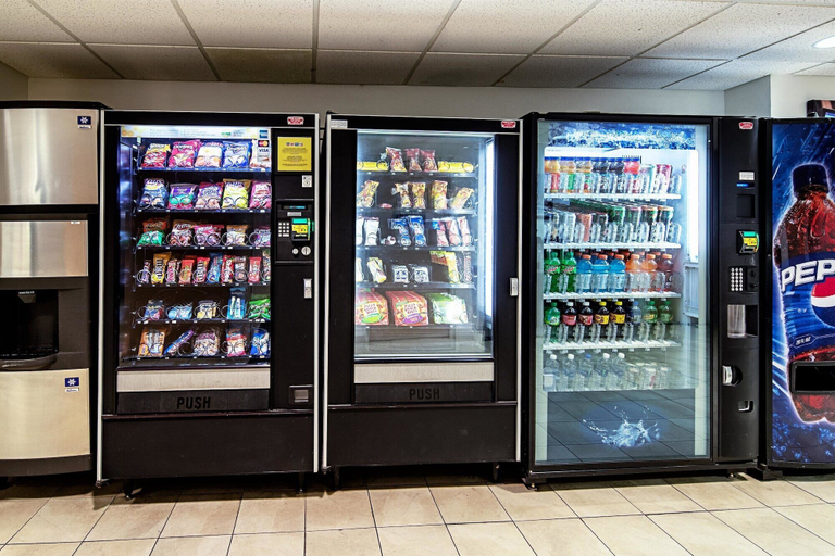 Food & Drinks 5, Motel 6 Anchorage, AK - Midtown, Anchorage