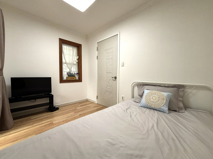 Bedroom 2, Paju Gamaksan Pension, Paju