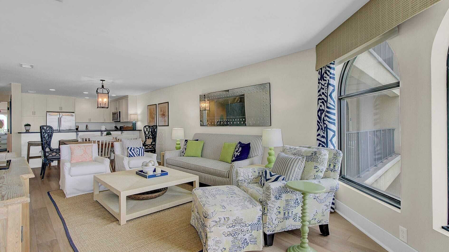 Others 3, 417 Seascape by Avantstay Beachfront Condo w/ Communal Pool Access, Charleston