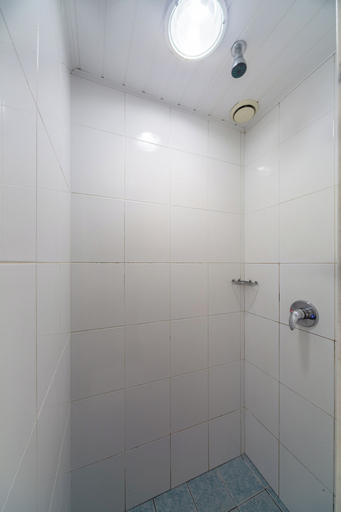 Bathroom 4, ibis budget Belem, Belém