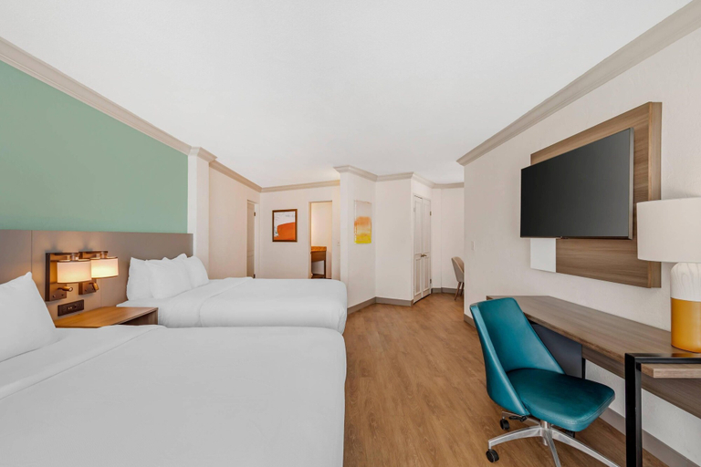 Bedroom 3, Comfort Inn & Suites Ormond Beach Oceanfront, Volusia