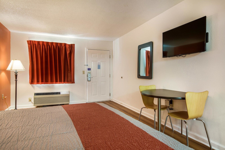 Others 5, Motel 6 Warner Robins, GA, Houston