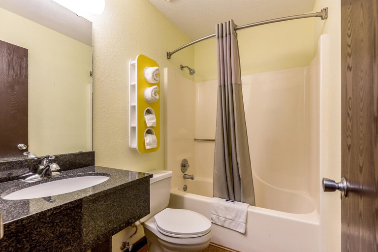 Bathroom 4, Motel 6 Troy, IL, Madison
