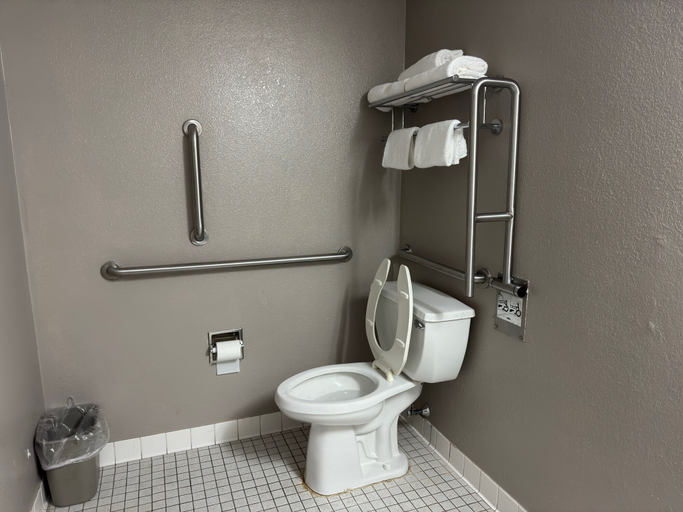 Bathroom 4, Motel 6 Enfield, CT - Hartford, Hartford