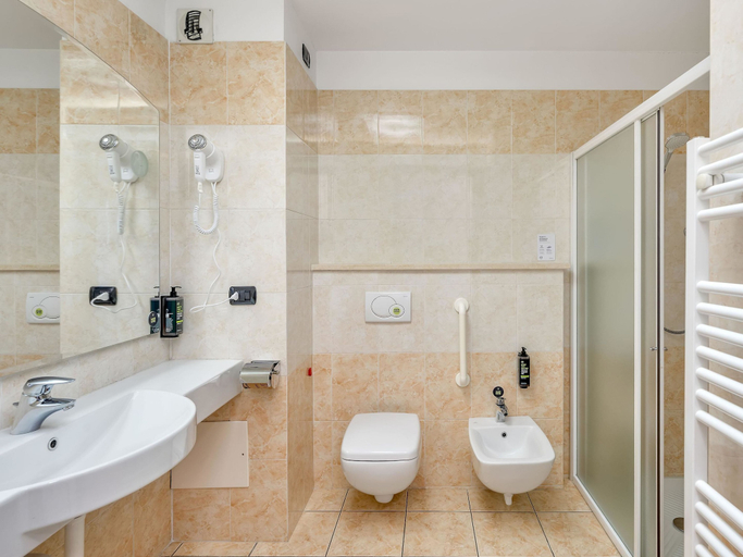 Bathroom 4, B&B Hotel Settimo Torinese, Torino