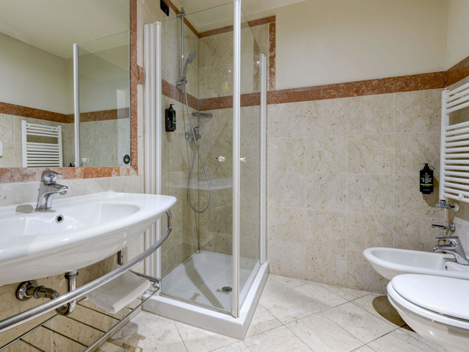 Bathroom 4, B&B Hotel Padova, Padua