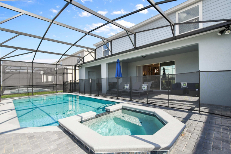 Sport & Beauty 5, Iron Man Villa Pool Spa Near Disney 10br 3020, Polk