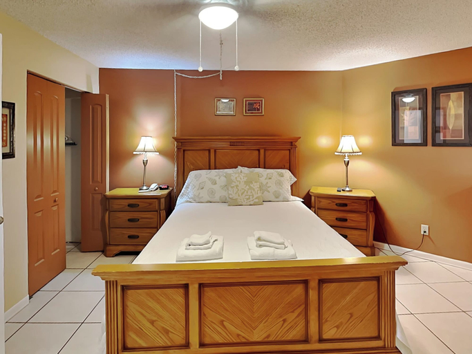 Bedroom 3, Sunglow Resort 305 by Distinctive Beach Rentals, Volusia