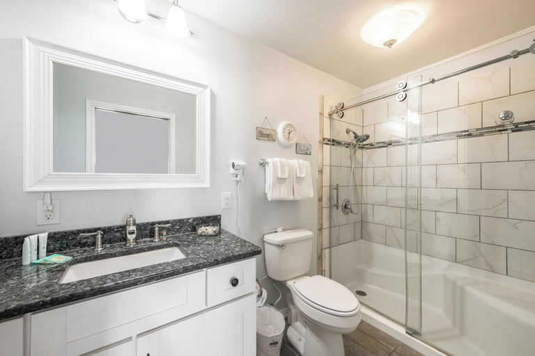 Bathroom 4, Gulf Breeze by Silver Sands Vacation Rentals, Nueces
