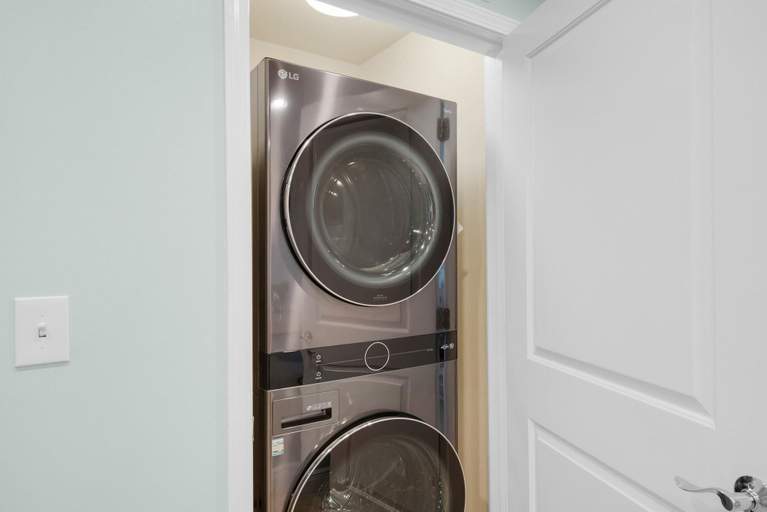 Bathroom 4, Sterling Breeze 1401, Bay
