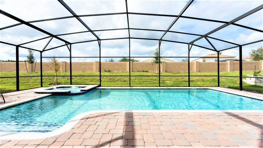 Sport & Beauty 5, Opulent Villa, 10 Min to Disney, Pool & Spa, Osceola