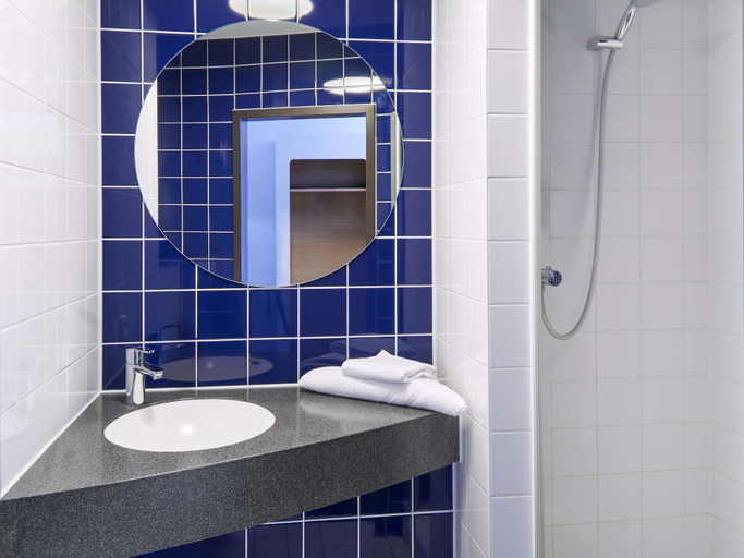 Bathroom 5, B&B Hotel Mainz-Hbf, Mainz