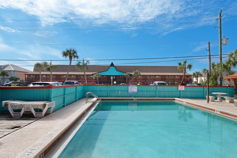Sport & Beauty 4, Polynesian Village 211, Bay