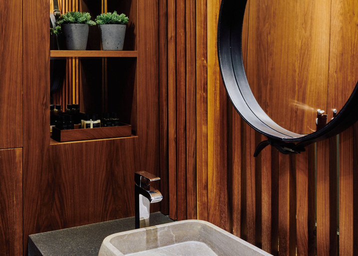 Bathroom 5, Catalonia Boulevard, Barcelona