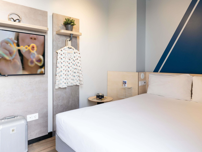 Bedroom 3, ibis budget Valencia Centro Puerto, Valencia