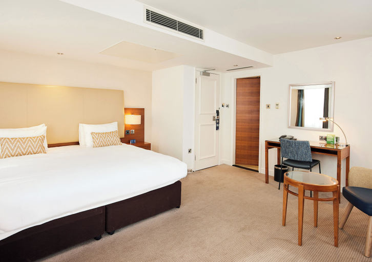 Bedroom 3, Thistle Trafalgar - Leicester Square, London