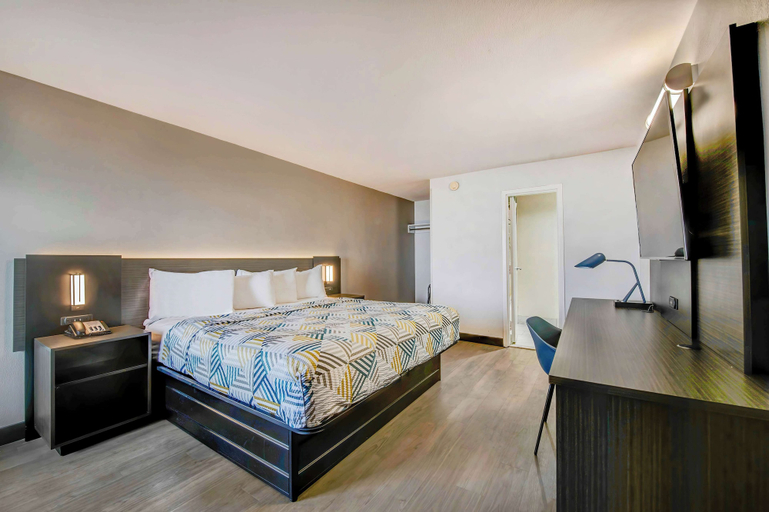 Bedroom 4, Motel 6 Atlanta, GA - Midtown, Atlanta