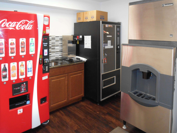Food & Drinks 5, Motel 6 Sinton, TX, San Patricio