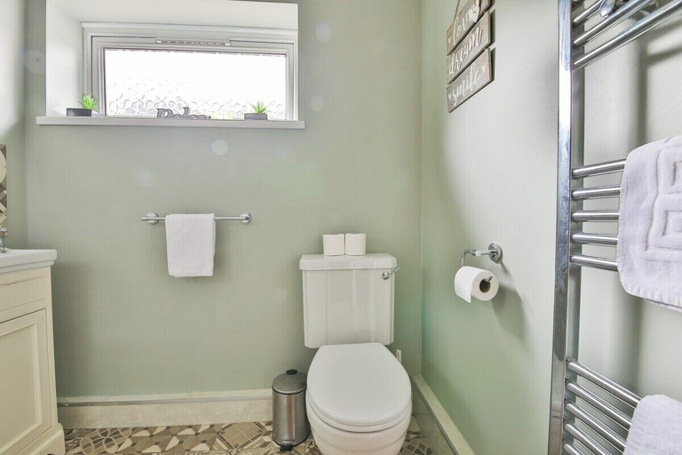 Bathroom 3, Just Stay Wales - Marshmallow Cottage, Swansea