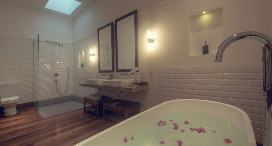 Bathroom 5, Fort Bazaar, Galle Four Gravets