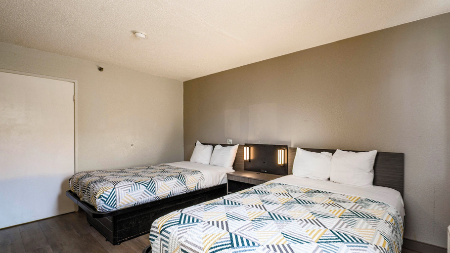Bedroom 2, Motel 6 Wethersfield, CT - Hartford, Hartford
