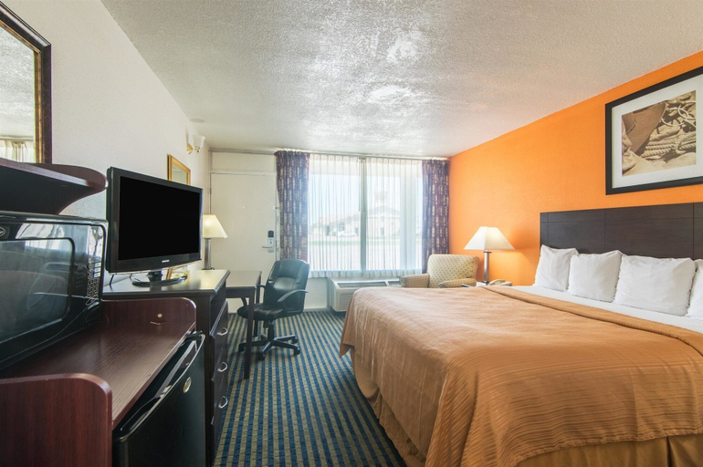 Bedroom 3, Motel 6 Liberal, KS, Seward