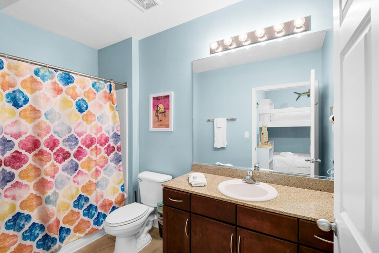 Bathroom 4, Laketown Wharf 2118, Bay
