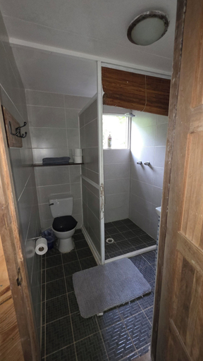 Bathroom 4, Mombacho Lodge, Granada