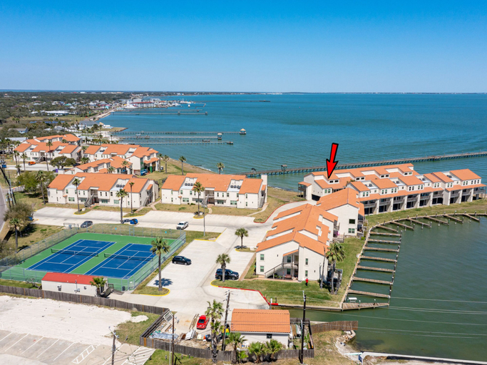 Exterior & Views 2, Bay Breeze Bungalow by Miss Kitty’s, Aransas