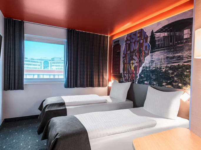 Bedroom 3, B&B Hotel München-Messe, München