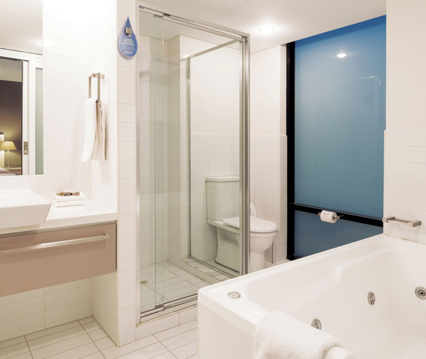 Bathroom 5, Oaks Adelaide Horizons Suites, Adelaide