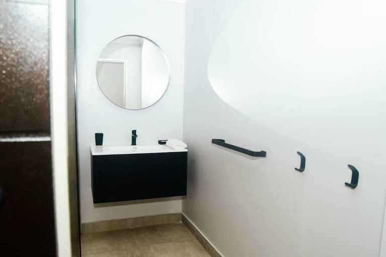Bathroom 5, Margate Hotel, Ugu