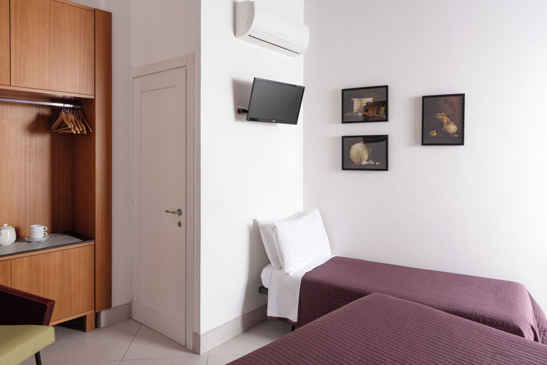 Bedroom 4, Petrucci Garden, Napoli