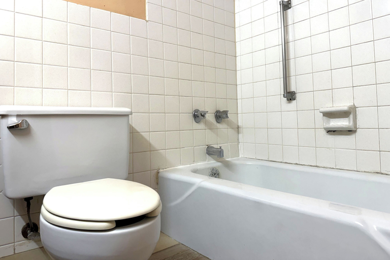 Bathroom 4, Red Carpet Inn & Suites Lima, Allen