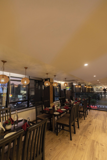 Food & Drinks 5, Pride Biznotel Alkapuri, Vadodara