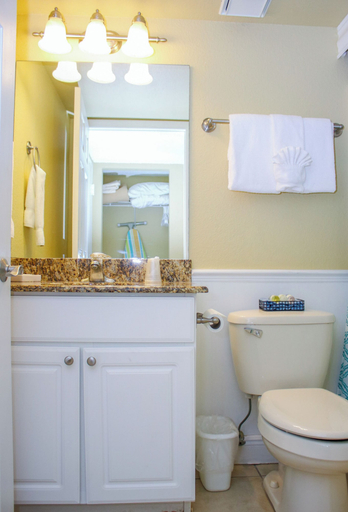 Bathroom 5, Barefoot Beach Club, Pinellas
