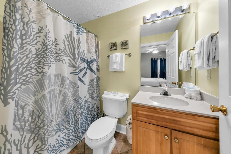 Bathroom 4, Twin Palms 603, Bay