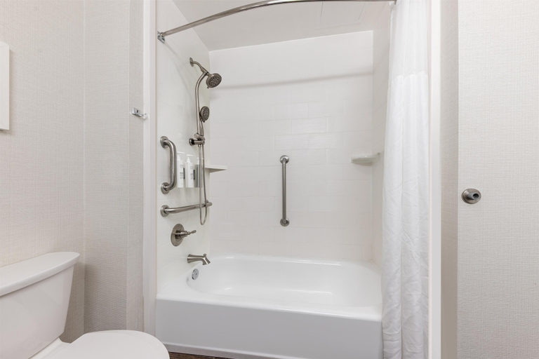 Bathroom 4, Hampton Inn Phoenix-Midtown-Downtown Area, Maricopa