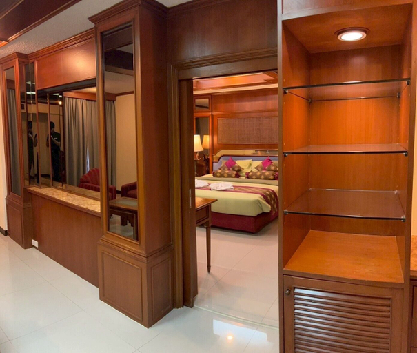 Bedroom 3, Camelot Hotel Pattaya, Pattaya