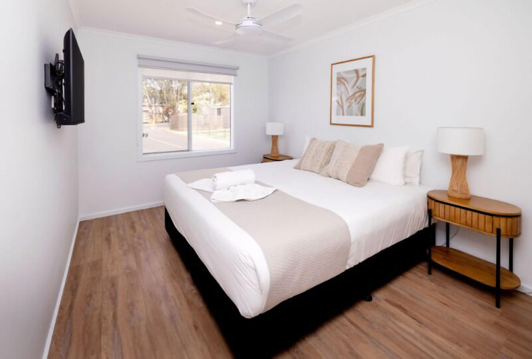 Bedroom 3, BIG4 Mannum Holiday Park, Mid Murray