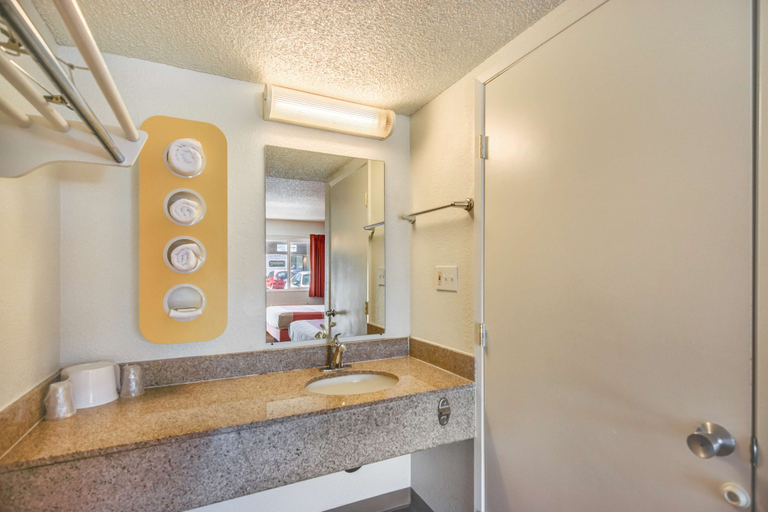 Bathroom 5, Motel 6 Stockton, CA - North, San Joaquin
