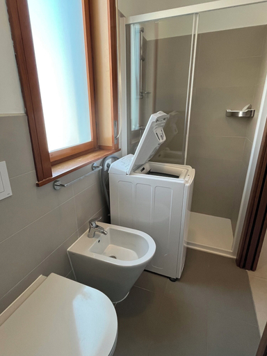 Bathroom 5, Condominio Giuliana, Venezia
