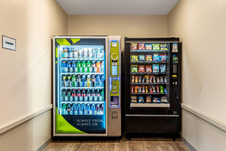 Food & Drinks 5, WoodSpring Suites Naples East, Collier