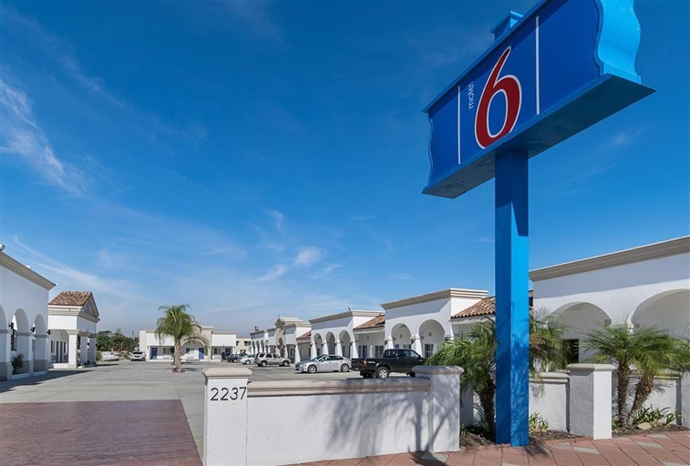 Exterior & Views 1, Motel 6 Lomita, CA, Los Angeles