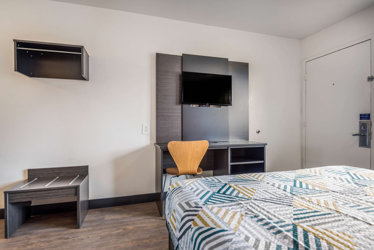 Bedroom 4, Motel 6 College Station, TX - Bryan, Brazos