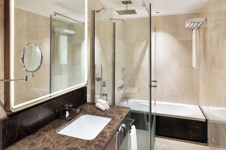 Bathroom 5, Marriott Hotel Production City, Dubai, Dubai