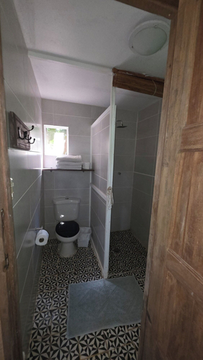 Bathroom 5, Mombacho Lodge, Granada