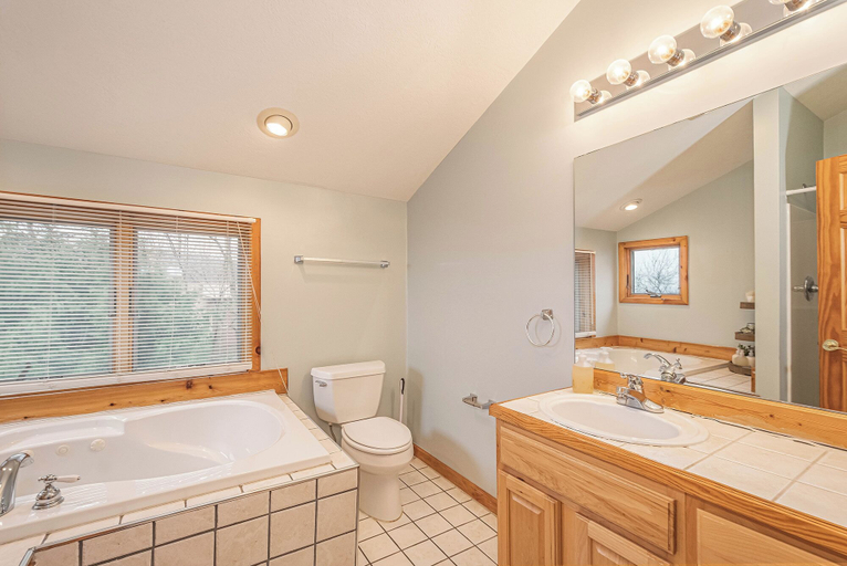 Bathroom 4, The Quarterdeck by Taylor Made Deep Creek, Garrett